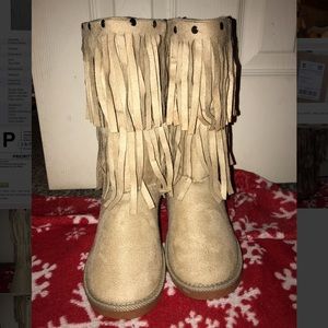 Fringe fuzzy boots